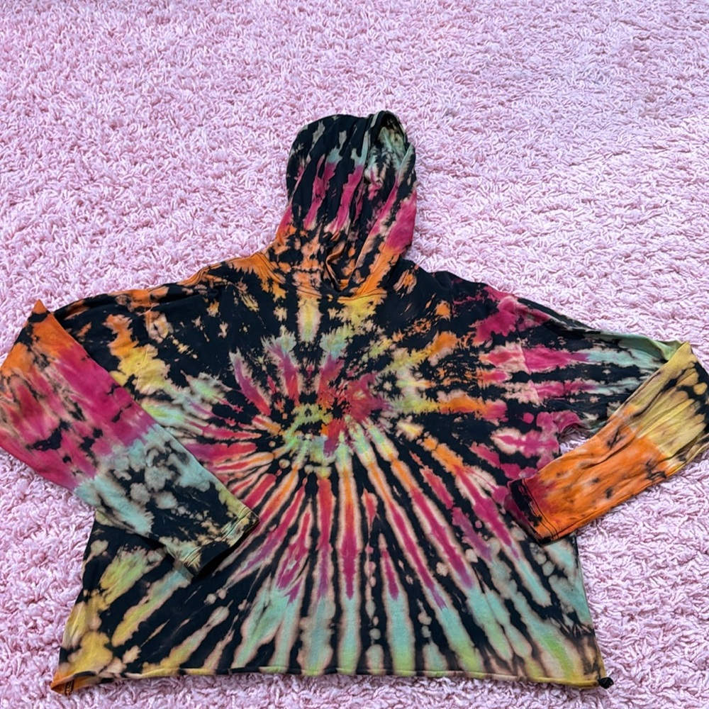 Super cute long sleeve hoodie T-shirt material